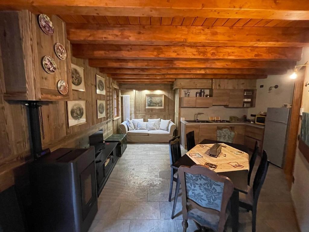Wildhomes Wild Wolf Lodge Courmayeur Exterior photo